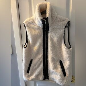 Abercrombie & Fitch Sherpa Vest